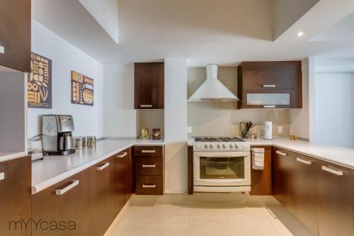 Kuchyňa alebo kuchynka v ubytovaní Nuevo Leon PH - Cozy & Renovated PH with Exclusive Design in Condesa