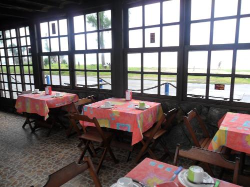 Restoran atau tempat lain untuk makan di Pousada Viva Mar