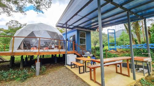 Zahrada ubytování Bitzu Dome-Bijagua Riverside Glamping