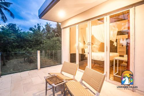 Μπαλκόνι ή βεράντα στο Villa Black Pearl - by Unicorn Villas Bali
