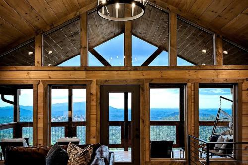New Luxury Cabin with Stunning MountainVIEWS,HotTub, FirePit, FirePlace,2 KingBeds, 2 CoveredDecks,BBqGrill, ShuffleBoard and Pool Access photo 38