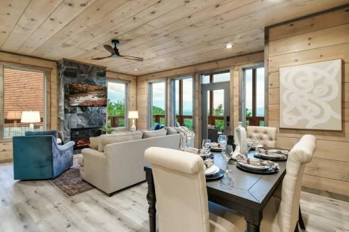 New Luxury Cabin with Stunning MountainVIEWS,HotTub, FirePit, FirePlace,2 KingBeds, 2 CoveredDecks,BBqGrill, ShuffleBoard and Pool Access photo 32