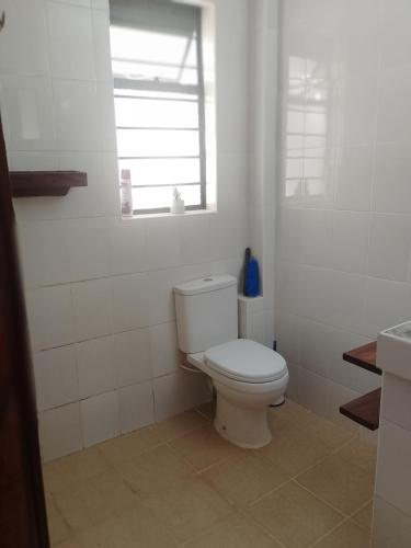 Koupelna v ubytování Belaire BnB Ruaka 1