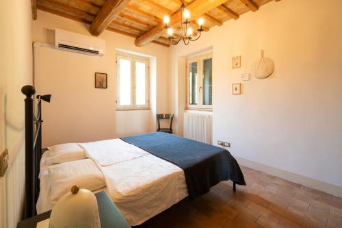 Katil atau katil-katil dalam bilik di Casa Raffaela, Charming villa with a nice pool