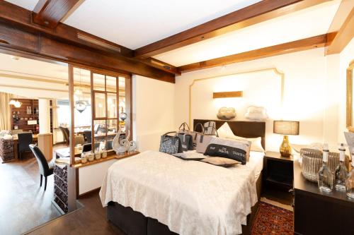 A bed or beds in a room at S'Matt 3