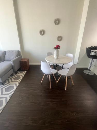 Gallery image of Cozy 1BR Apartment In Downtown Silver Spring MD in Silver Spring