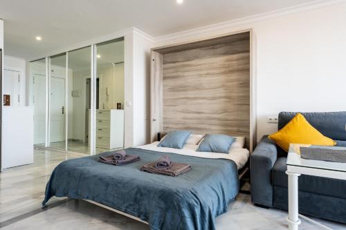 Breathtaking Studio, amazing views, Pool, Beach