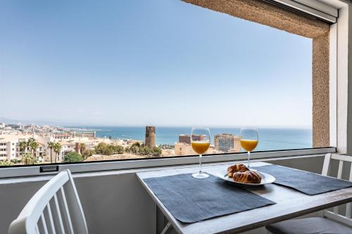 Breathtaking Studio, amazing views, Pool, Beach