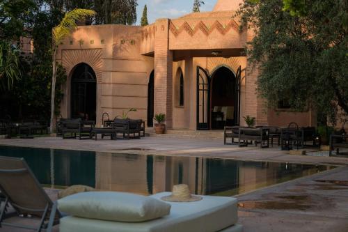 Πισίνα στο ή κοντά στο Villa Al Assala Palmeraie