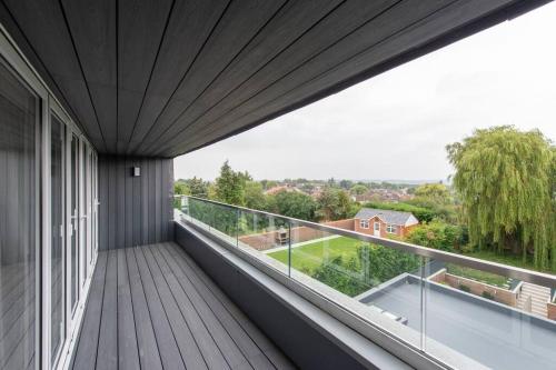 Chigwell 1BR + Study Escapeにあるバルコニーまたはテラス