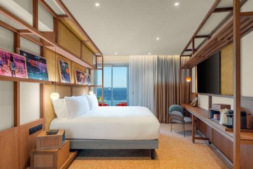Katil atau katil-katil dalam bilik di Canopy by Hilton Cannes
