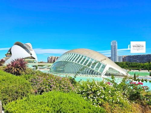 a view of the sydney opera house and the museum at Sercotel Valencia Alameda 41 in Valencia