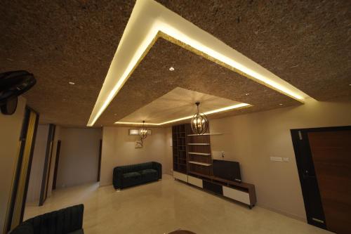 Φωτογραφία από το άλμπουμ του Ncomforts Luxurious Apartments σε Perintalmanna