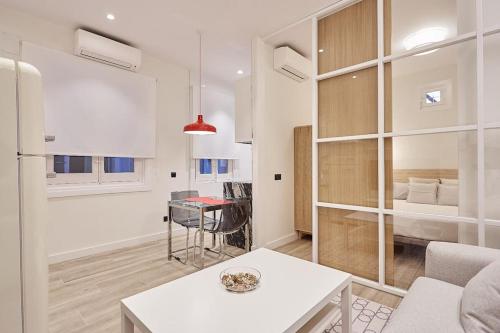 Nice apartment in Calle Hortaleza 96