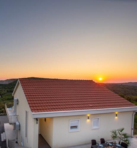 Amanecer o atardecer desde el apartamento o alrededores