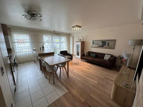 Photo de la galerie de l'établissement Appartement 82m2 Nanterre, Paris La Défense tram 2, à Nanterre