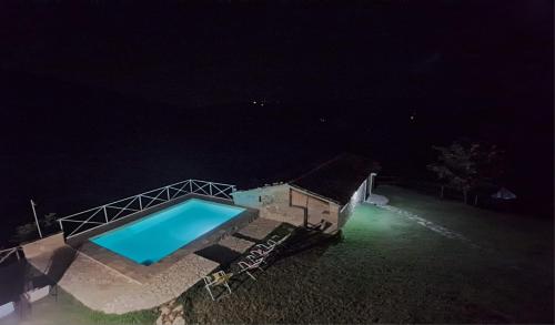 Gallery image of CASALE AL LAGO con PISCINA E SAUNA in Corbara