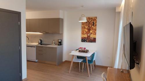 Uni Island - City Heart Suites