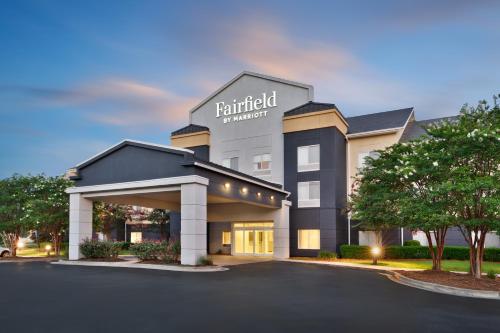 una representación de la parte delantera de un hotel en Fairfield Inn & Suites by Marriott Albany, en Albany