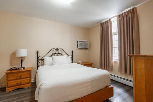 Hotel le Roberval Image