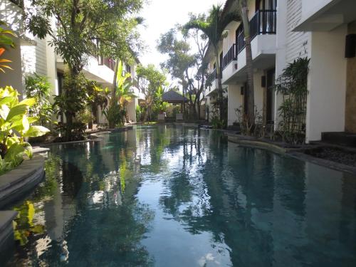 Kolam renang di atau dekat dengan Seminyak TownHouse