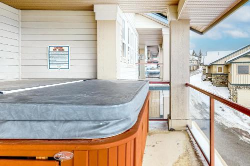Tree Tops 12 - Entire home – Photos 2