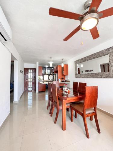 Una cocina o zona de cocina en Bello Mar de Cancun, Beautiful 2Br 2Ba Condo overlooking beach spectacular view!