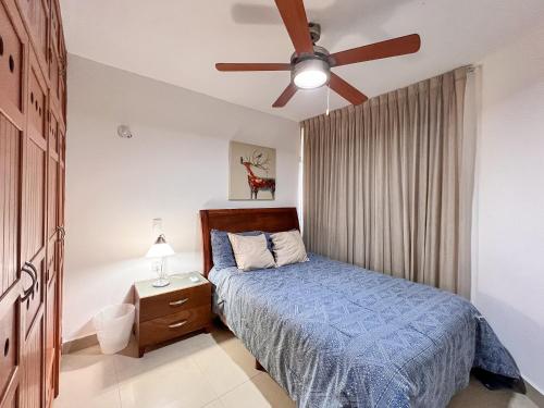 Cama o camas de una habitación en Bello Mar de Cancun, Beautiful 2Br 2Ba Condo overlooking beach spectacular view!