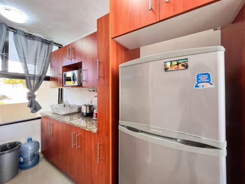 Una cocina o zona de cocina en Bello Mar de Cancun, Beautiful 2Br 2Ba Condo overlooking beach spectacular view!