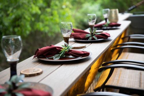 Fotografie z fotogalerie ubytování "Squirrels Gone Wild" Luxury Treehouse Adventure Near Dollywood & Pigeon Forge v destinaci Sevierville