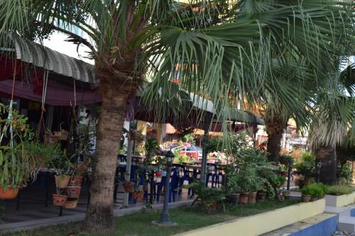 Сад в Hotel Sri Garden Sdn. Bhd.