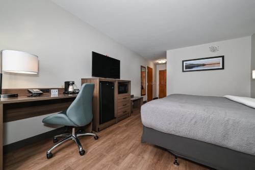 TV a/nebo společenská místnost v ubytování Quality Inn & Suites Matthews - Charlotte