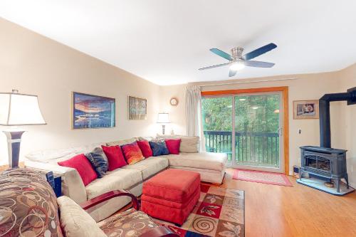 Creekside Condo – Photos 2