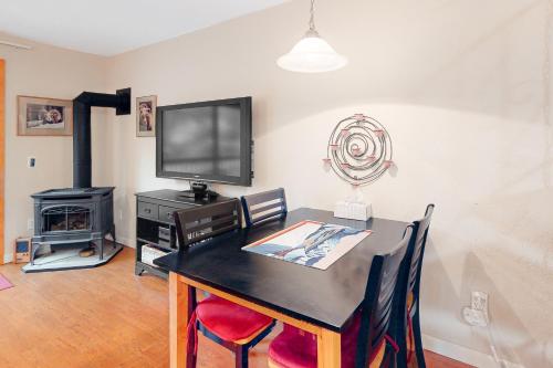 Creekside Condo – Photos 3