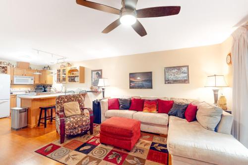 Creekside Condo – Photos 5