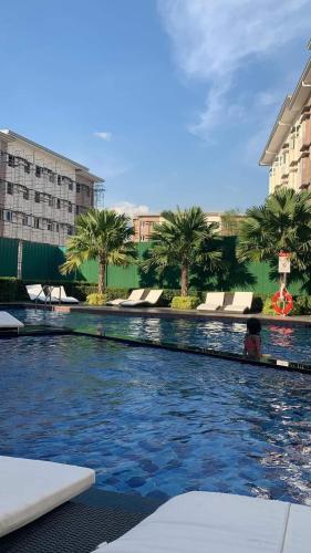 Kolam renang di atau dekat dengan Amanda and Cossette Staycation
