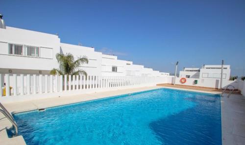 Acogedor adosado con piscina Solo familias y parejas