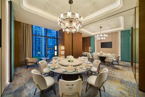 Μια τηλεόραση ή/και κέντρο ψυχαγωγίας στο DoubleTree By Hilton Ya'An