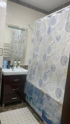 Ванная комната в Apartment elit Bishkek