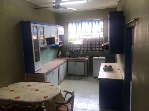 Dapur atau dapur kecil di D'Mangga Homestay