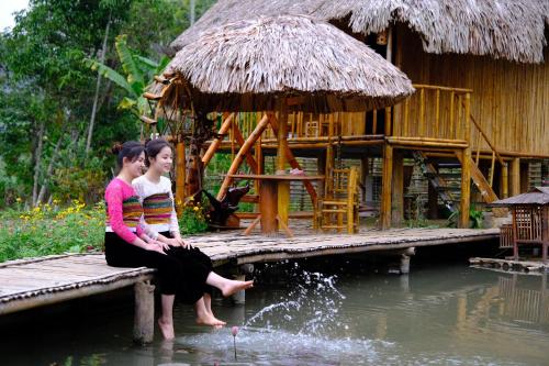 Επισκέπτες που μένουν στο Mai Chau with Love homestay