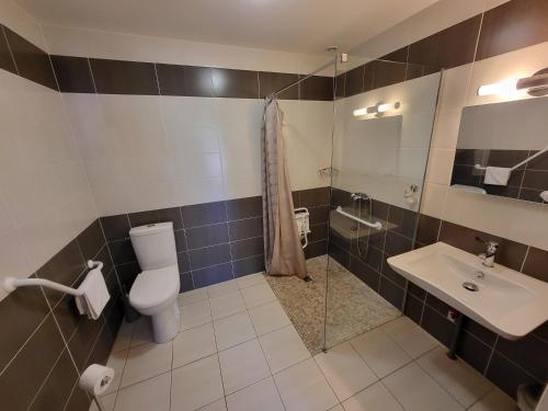 Ένα μπάνιο στο Auberge des Lacs Bleus