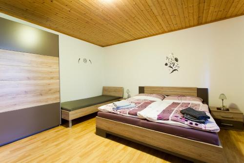 Postel nebo postele na pokoji v ubytování Haus Akazie