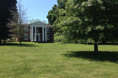Κήπος έξω από το The Denny House