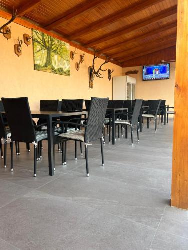 Restaurace v ubytování Cazare Casa Meli&Dari