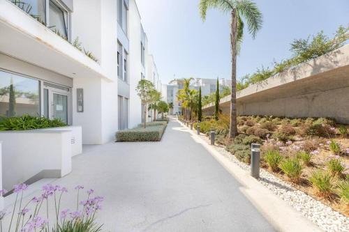Stunning 2 bedroom Ground floor Le Mirage RDR339