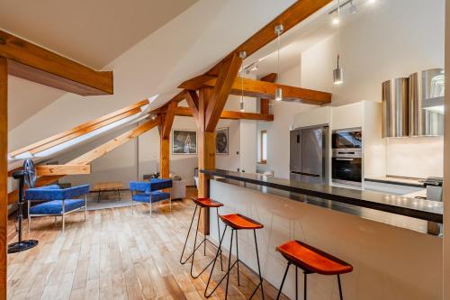 Spacious 117m2 attic retreat with AC next to Old Town sq by Prague Days