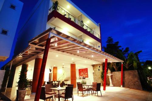 Gallery image of One World One Home Naiharn Hotel in Rawai Beach