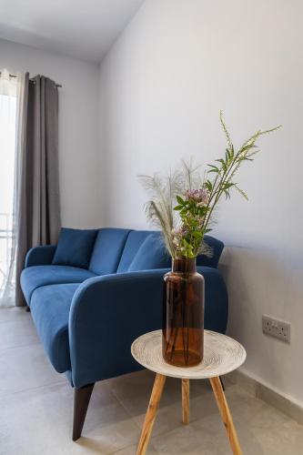 Ruang duduk di High Floor Apartment for 2 with sofa bed - By Solea