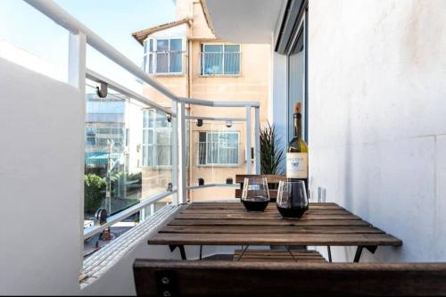 Magic 2BR/2Bath with Parking By Bograshov Beach